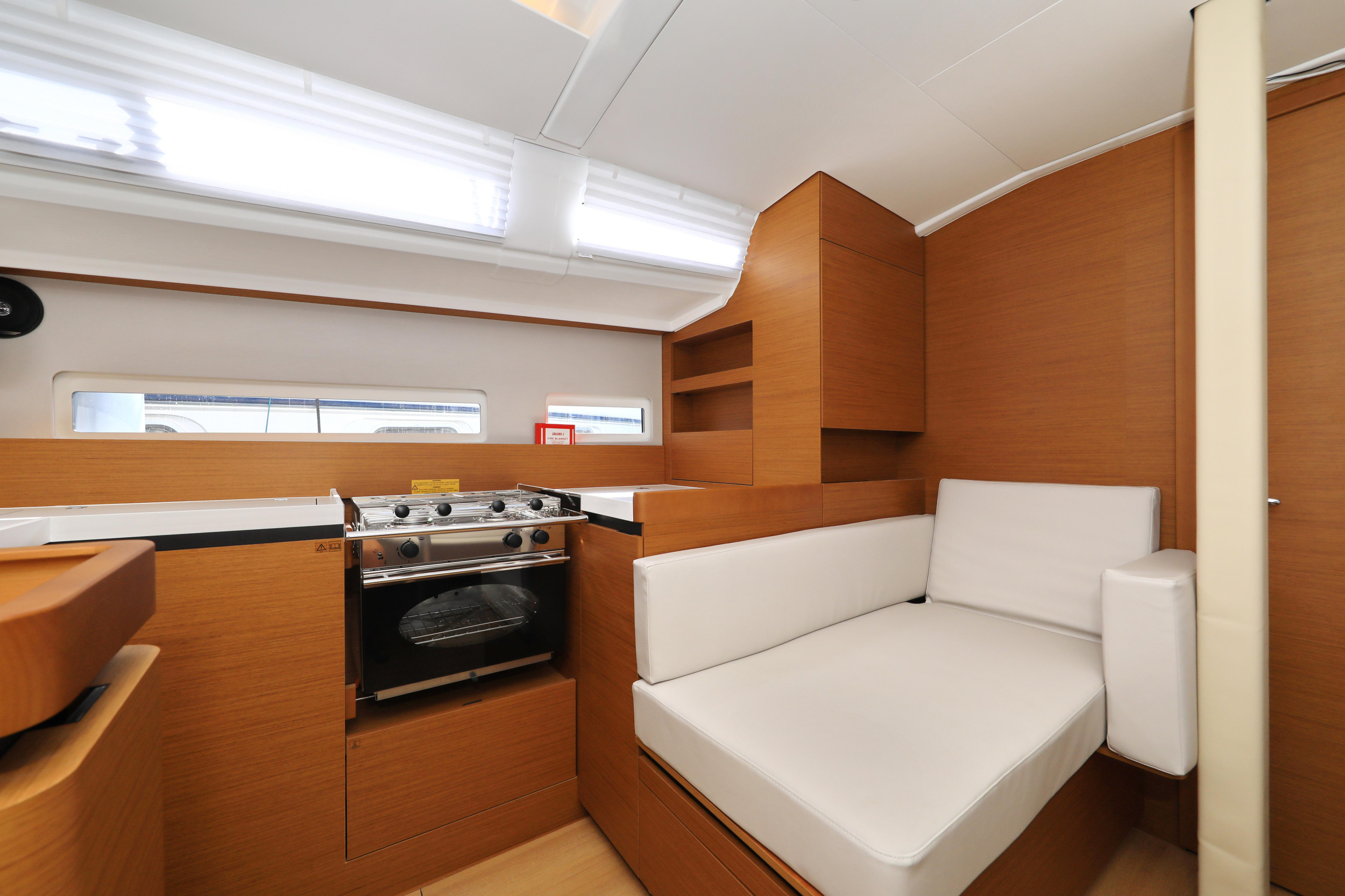 Sun Odyssey 410 — photo 82