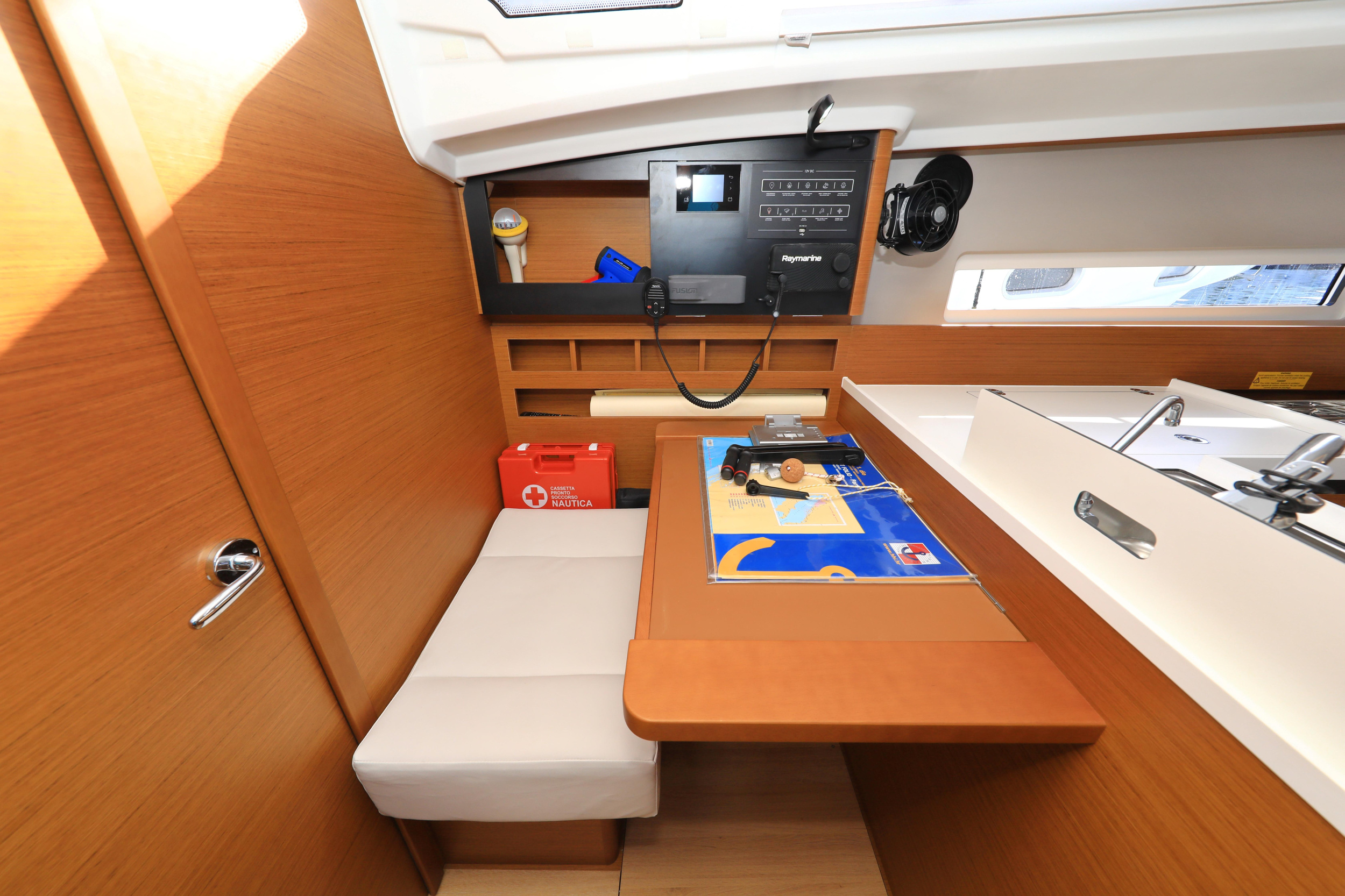 Sun Odyssey 410 — photo 61