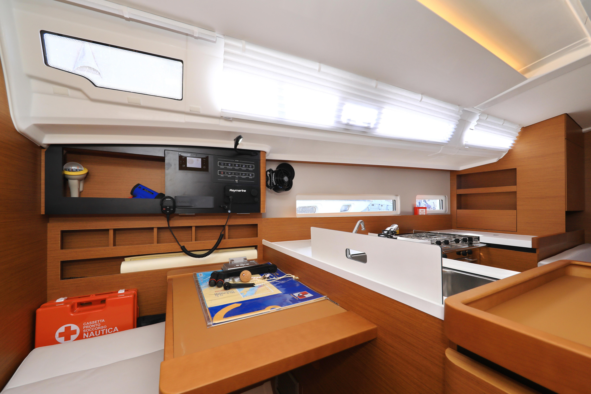 Sun Odyssey 410 — photo 78