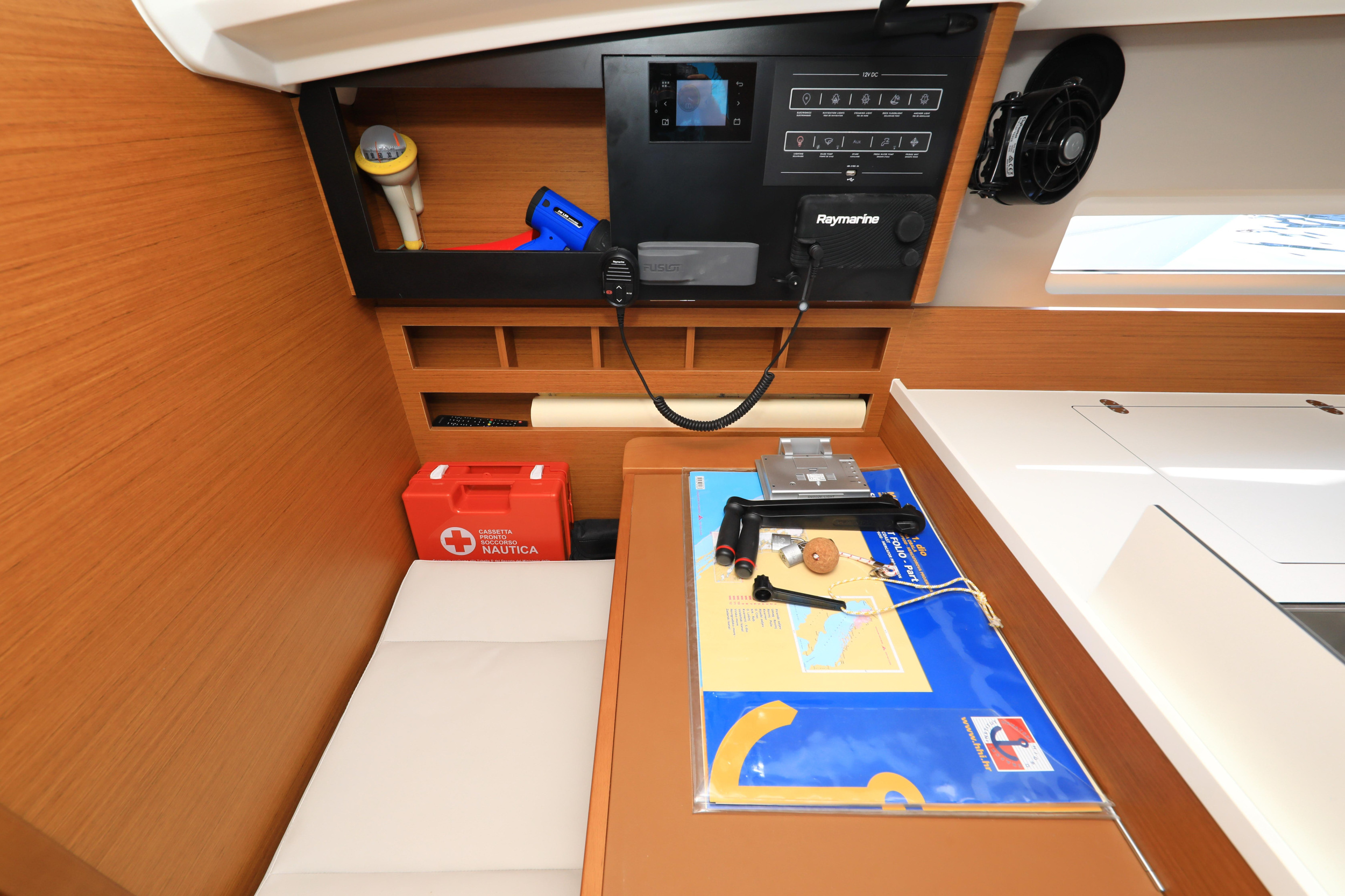 Sun Odyssey 410 — photo 64