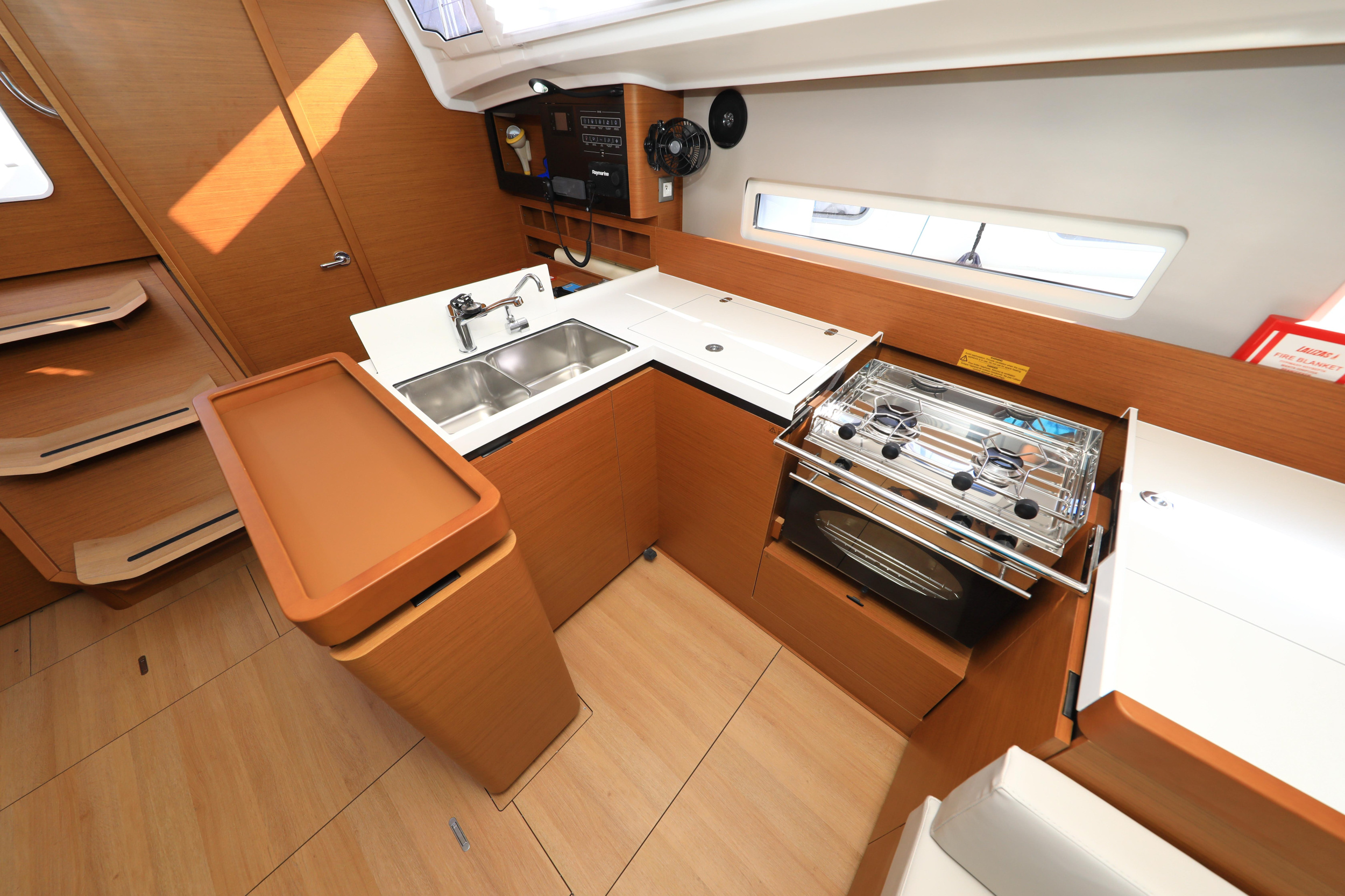 Sun Odyssey 410 — photo 55