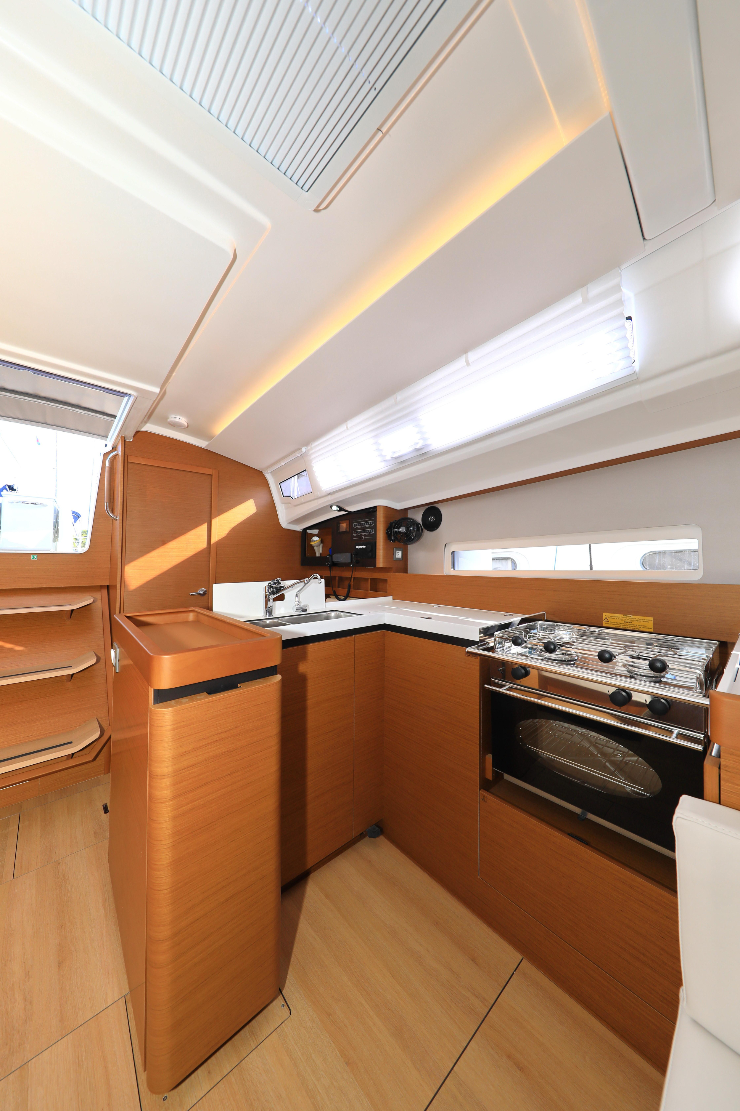 Sun Odyssey 410 — photo 49