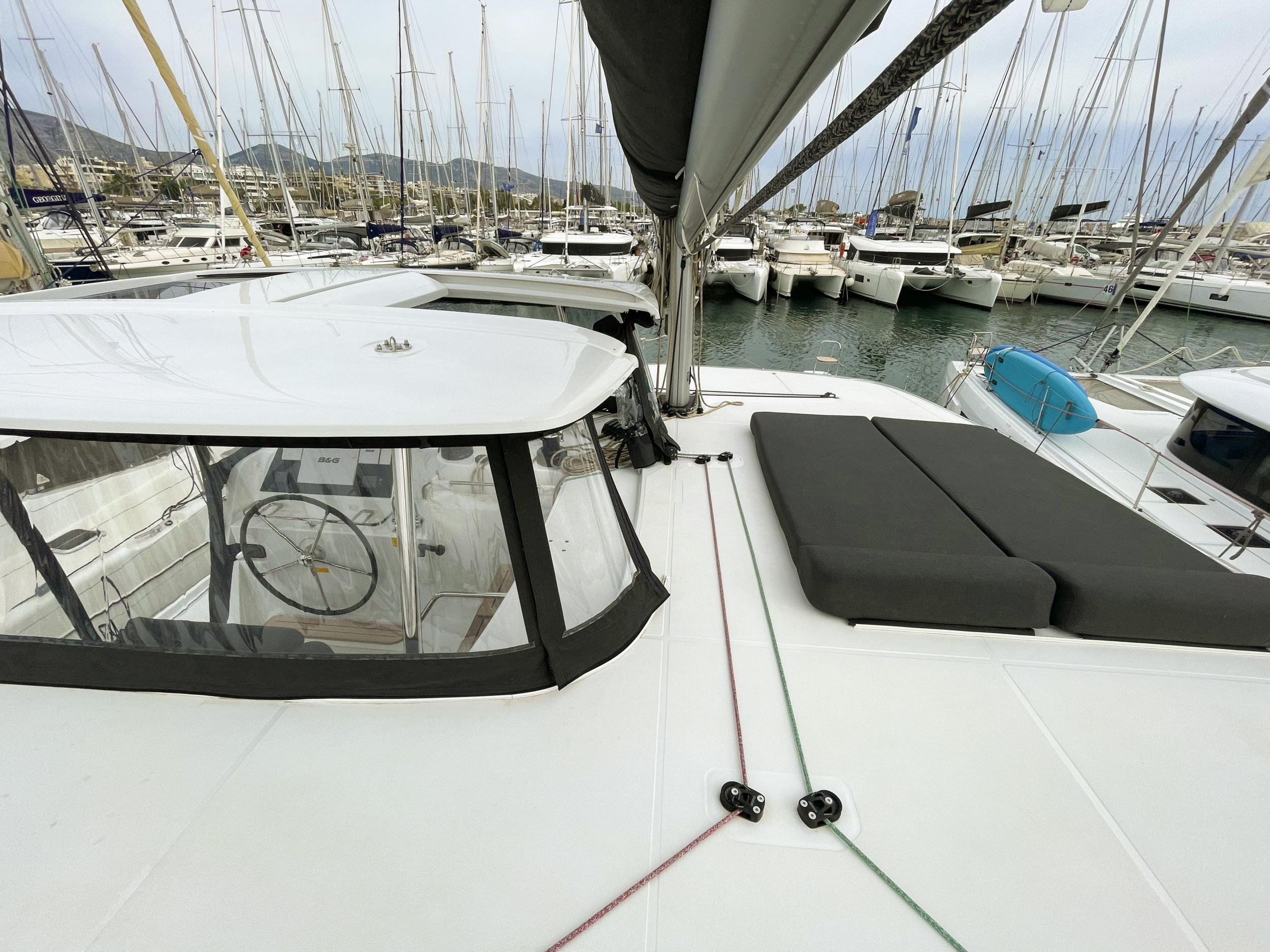 Lagoon 42 — photo 2