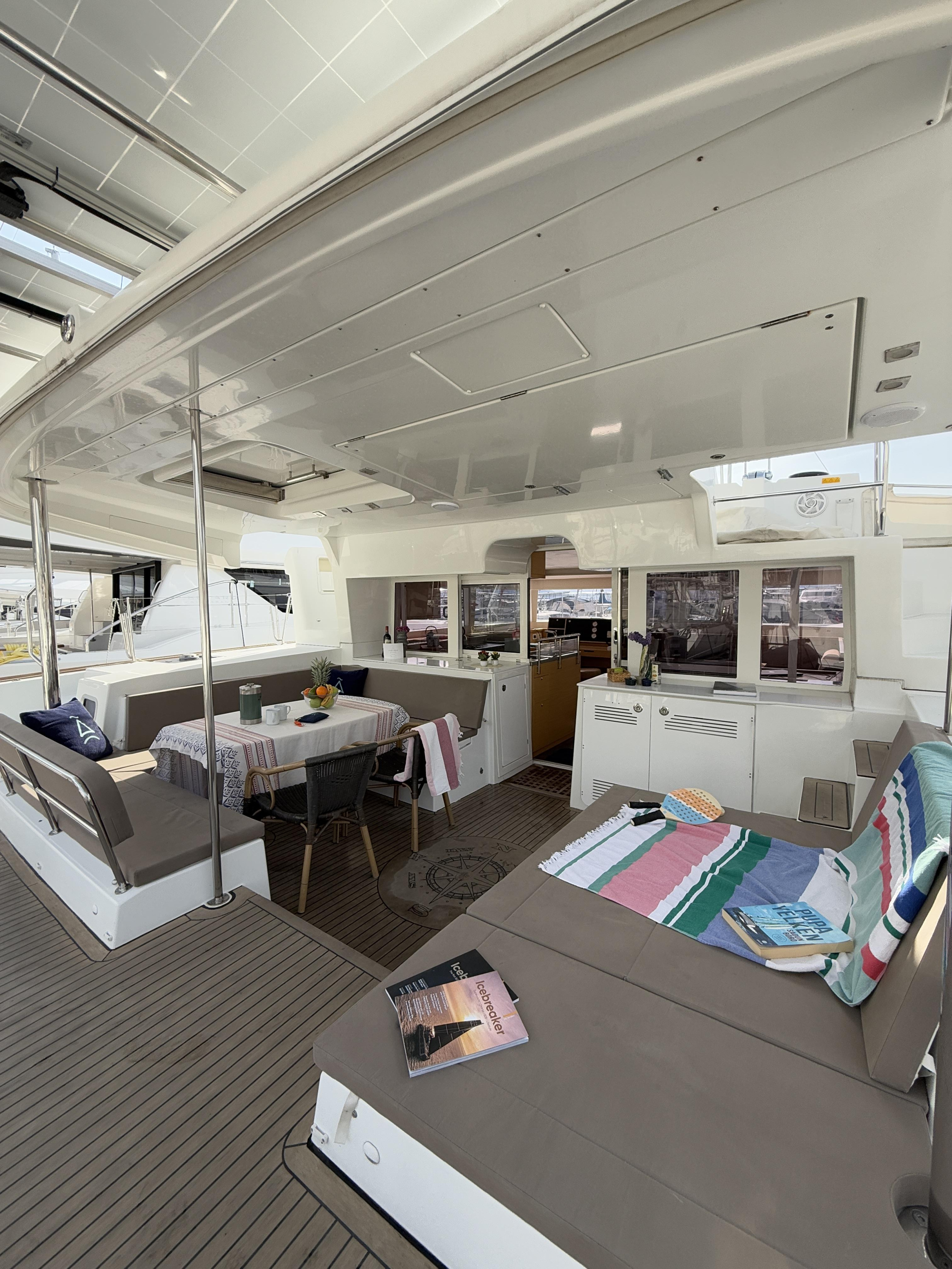 Lagoon 450 Fly — photo 15