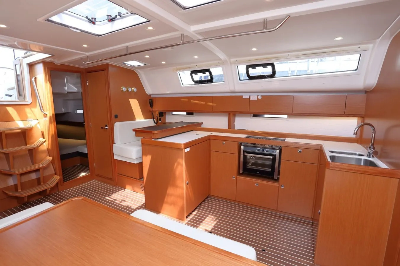 Bavaria 51 Cruiser — photo 5
