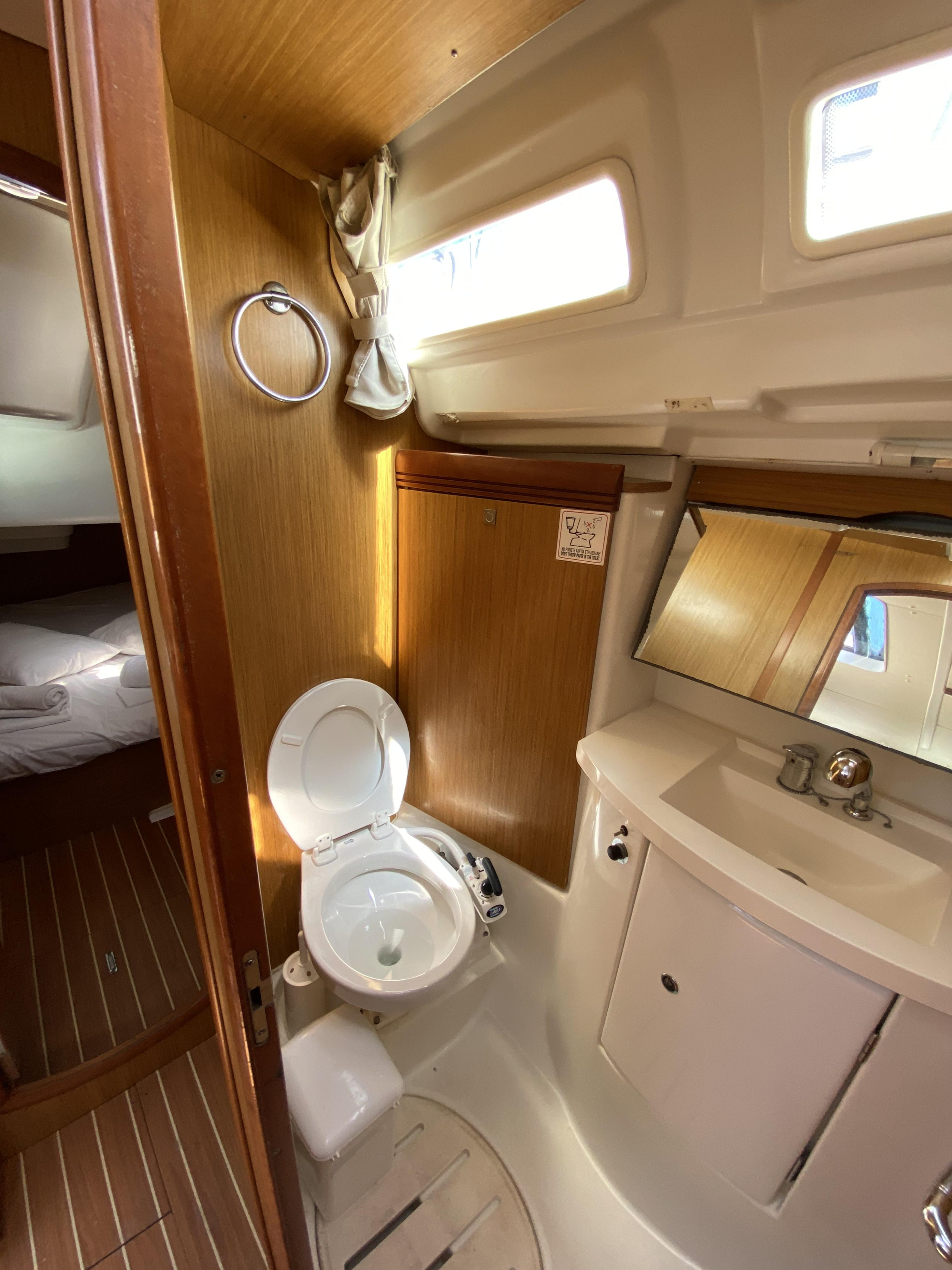 Sun Odyssey 42 i — photo 13