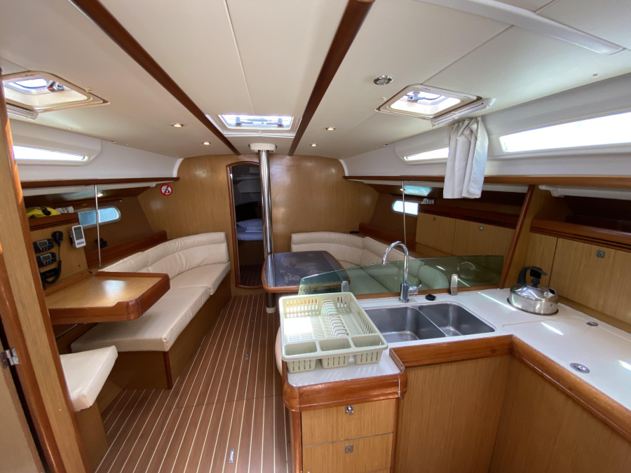 Sun Odyssey 42 i — photo 4