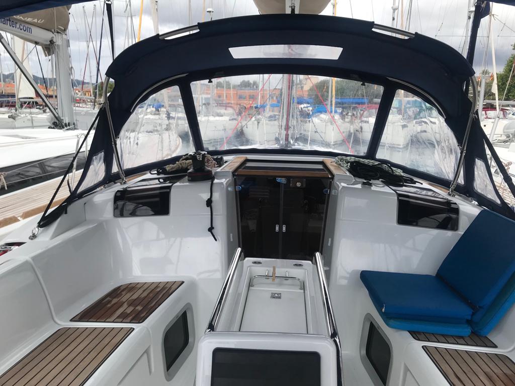 Sun Odyssey 419 — photo 2