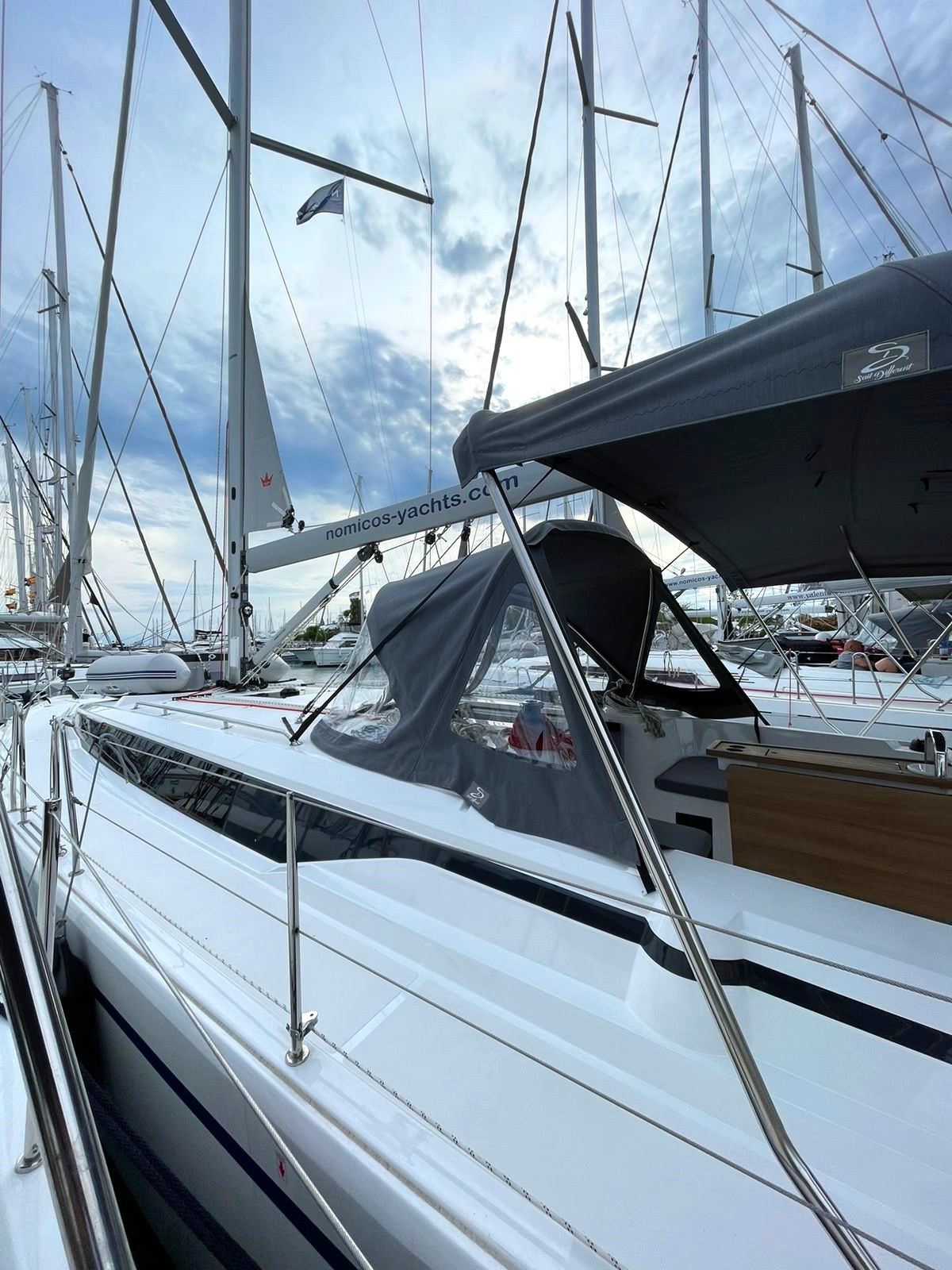Bavaria C42 — photo 2