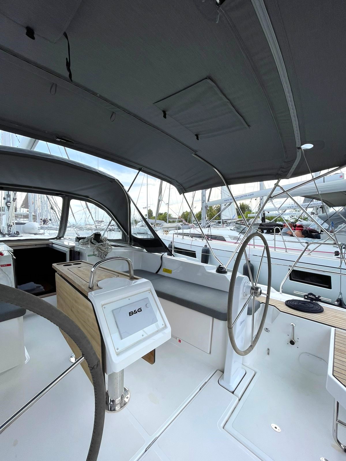 Bavaria C42 — photo 14