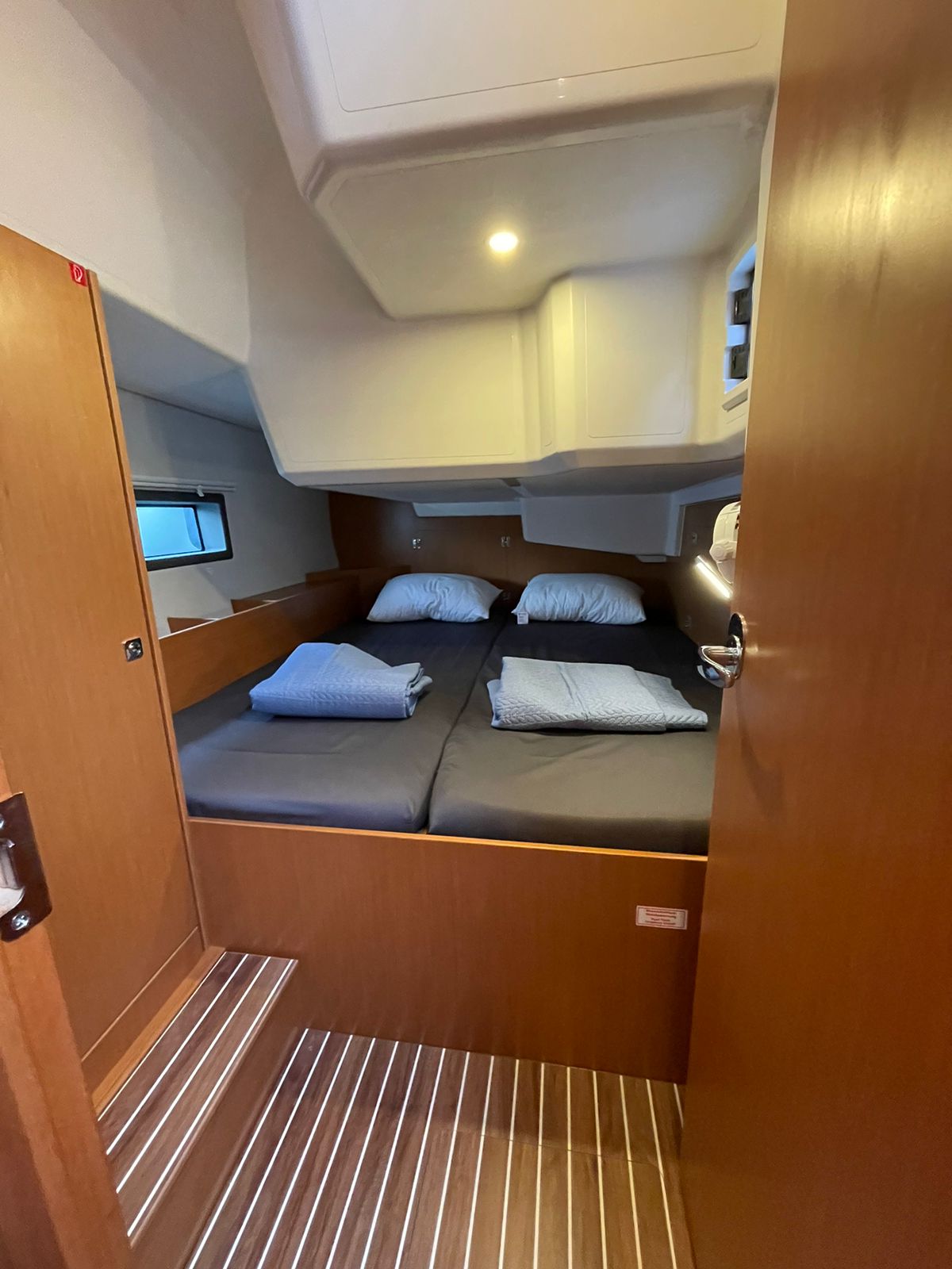 Bavaria C42 — photo 7
