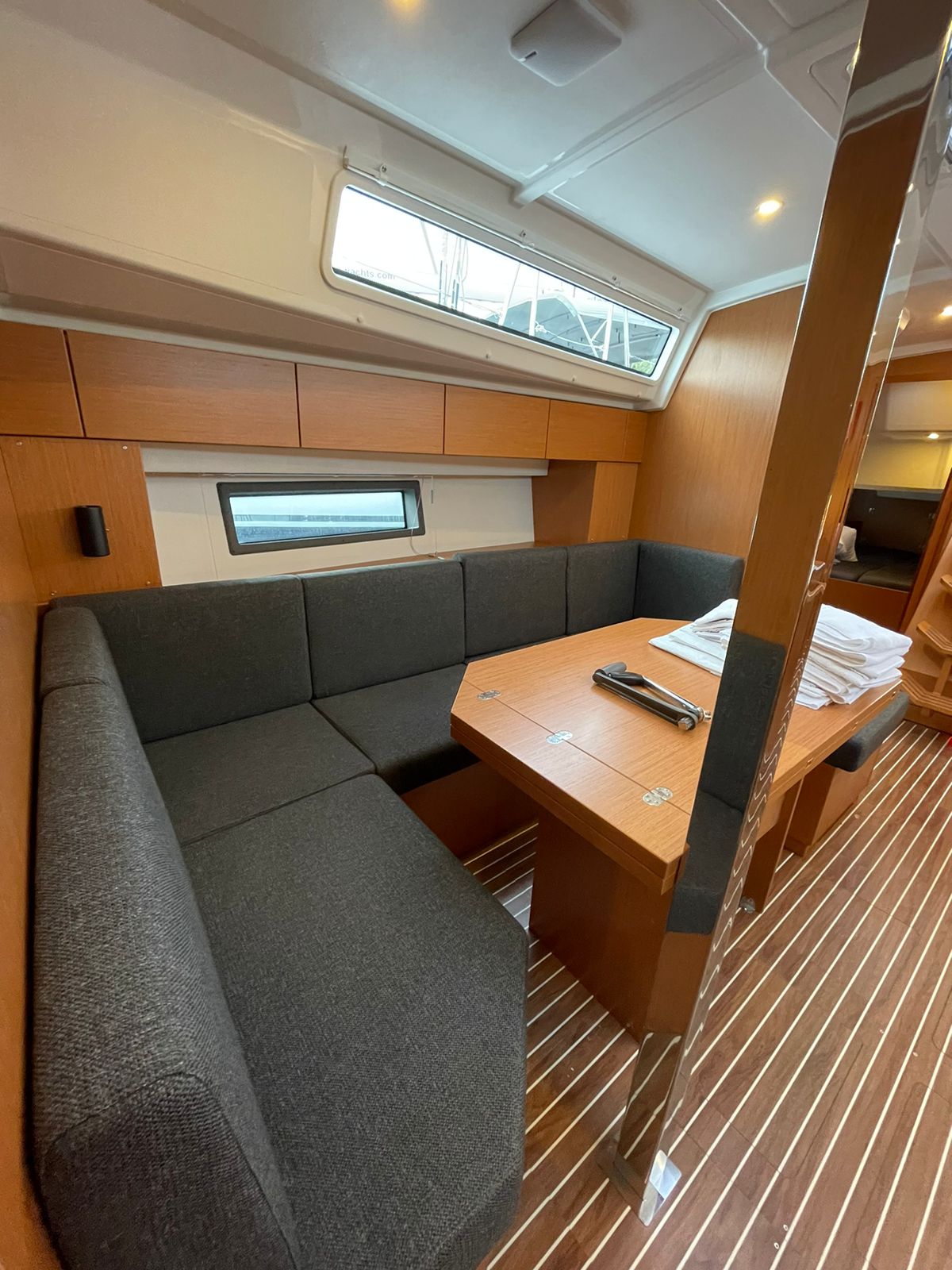 Bavaria C42 — photo 9