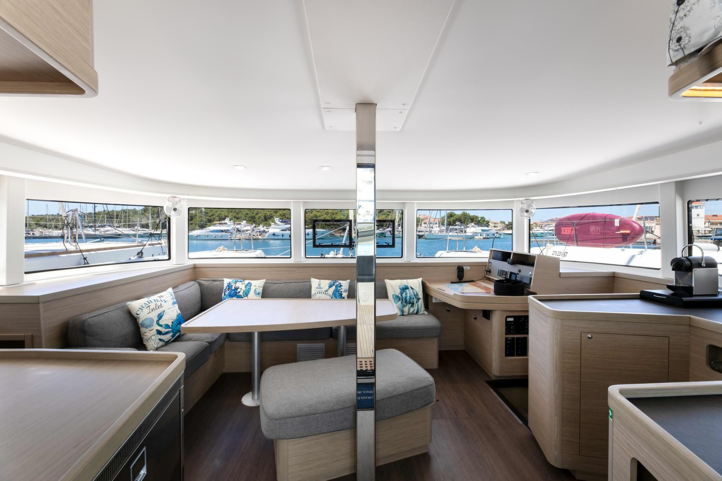 Lagoon 42 — photo 12