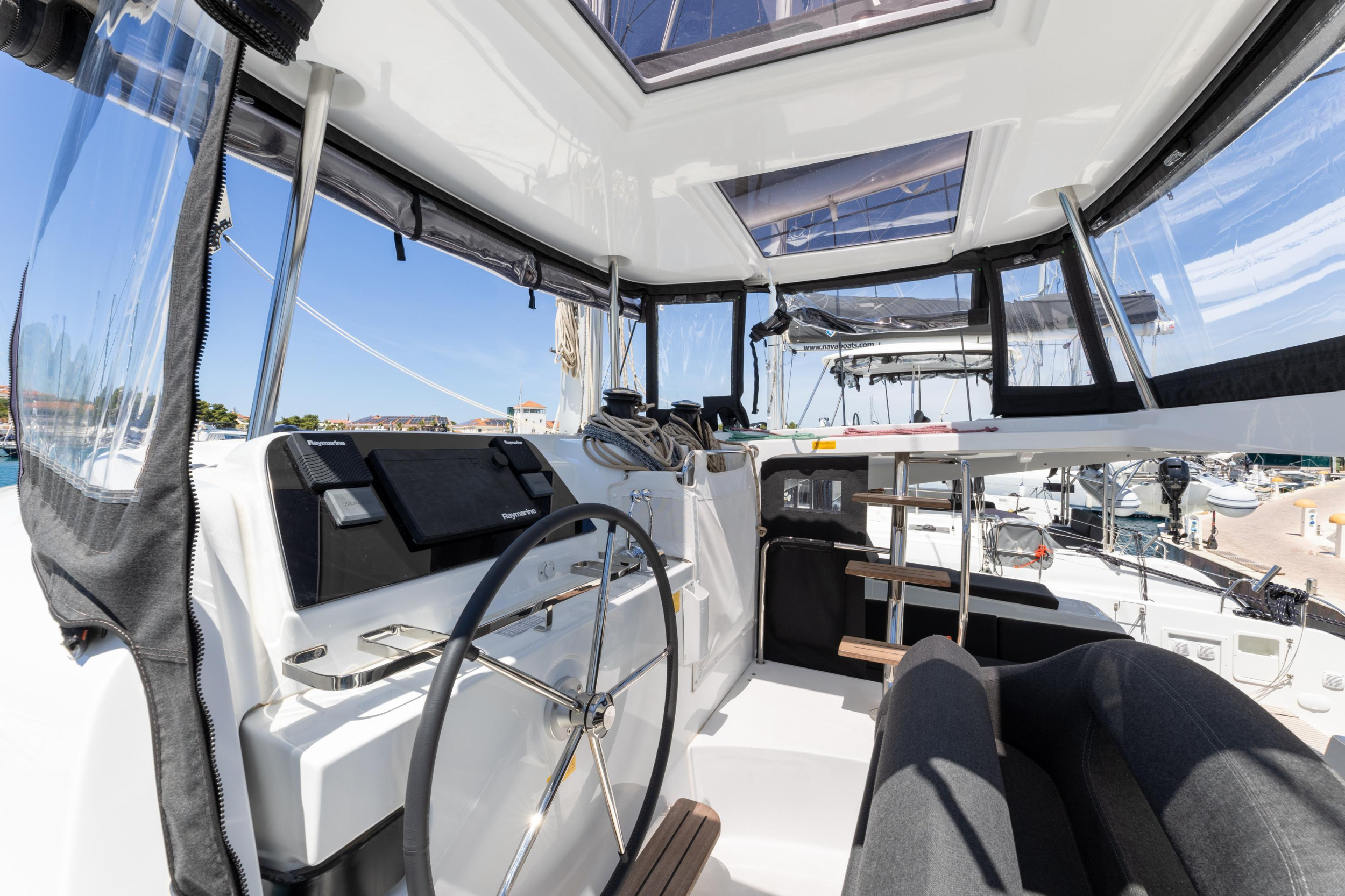 Lagoon 42 — photo 19