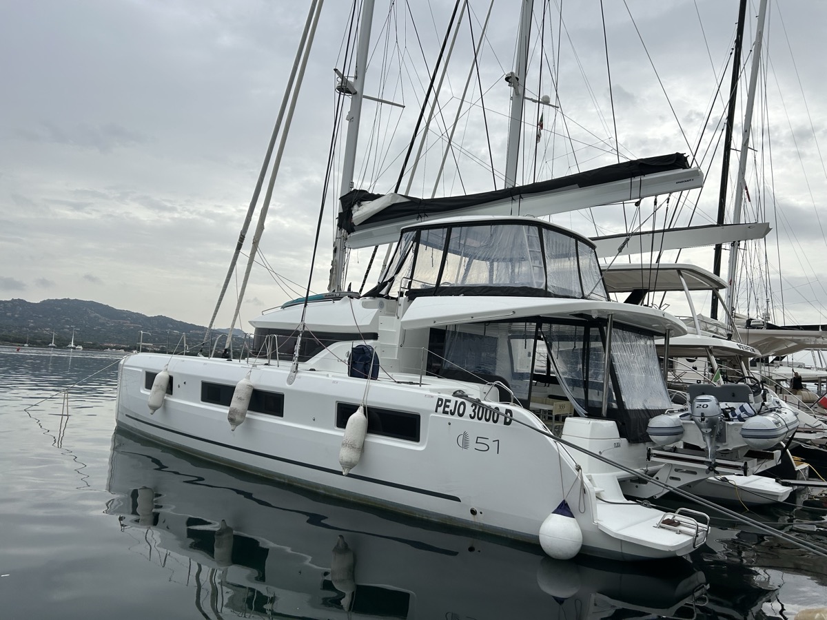 Lagoon 51 — photo 12