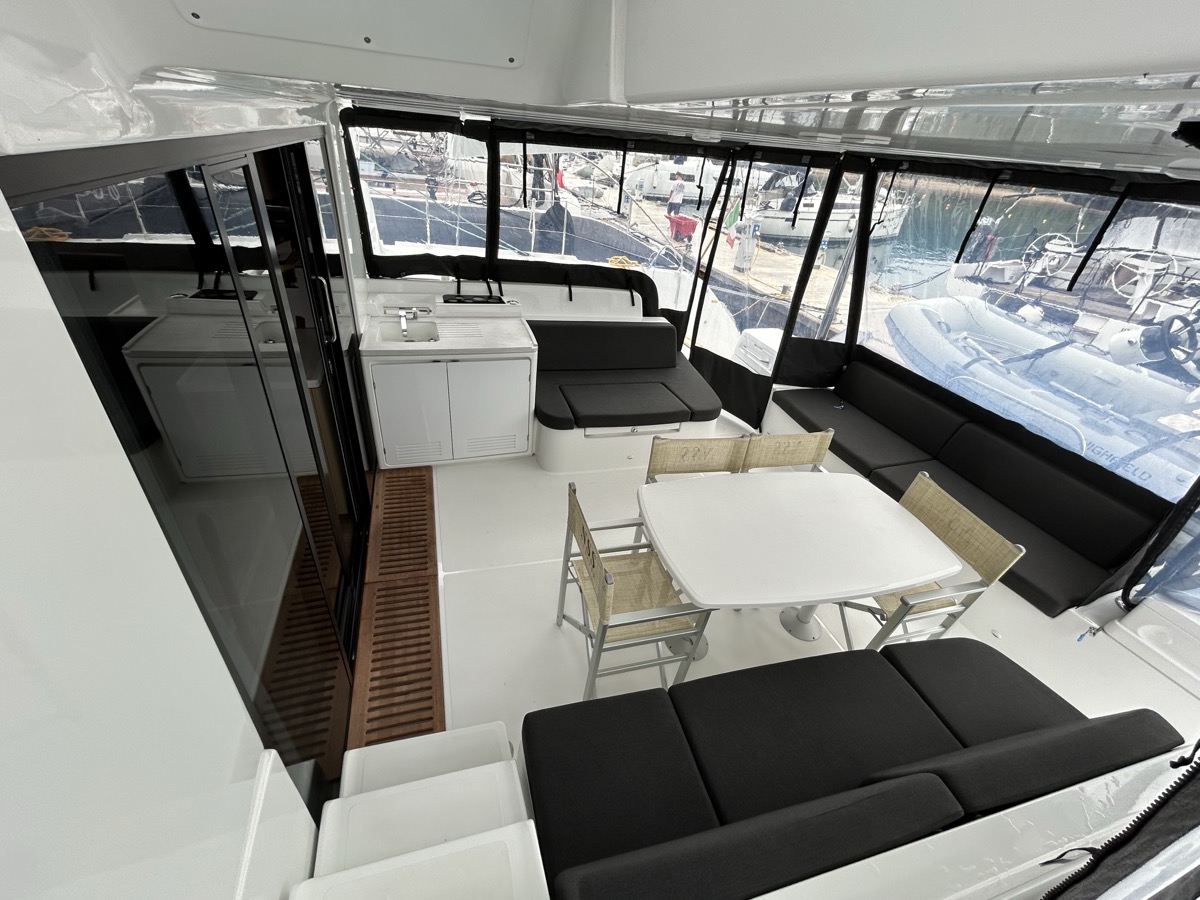 Lagoon 51 — photo 19