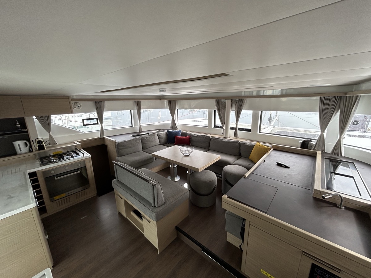 Lagoon 51 — photo 20