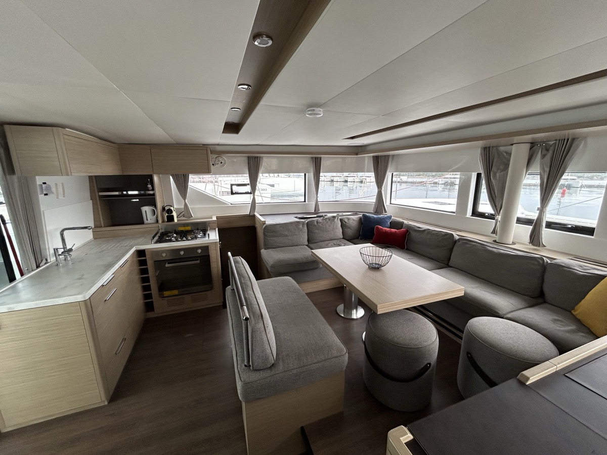 Lagoon 51 — photo 15
