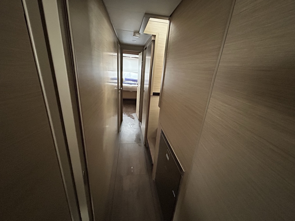 Lagoon 51 — photo 11