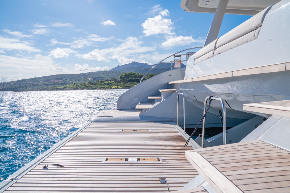 Lagoon Seventy 8 — photo 25