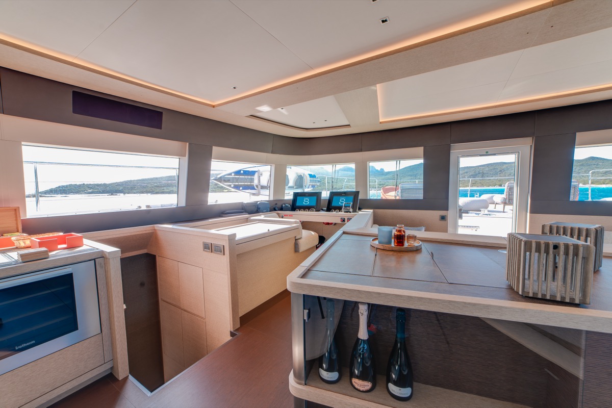 Lagoon Seventy 8 — photo 26