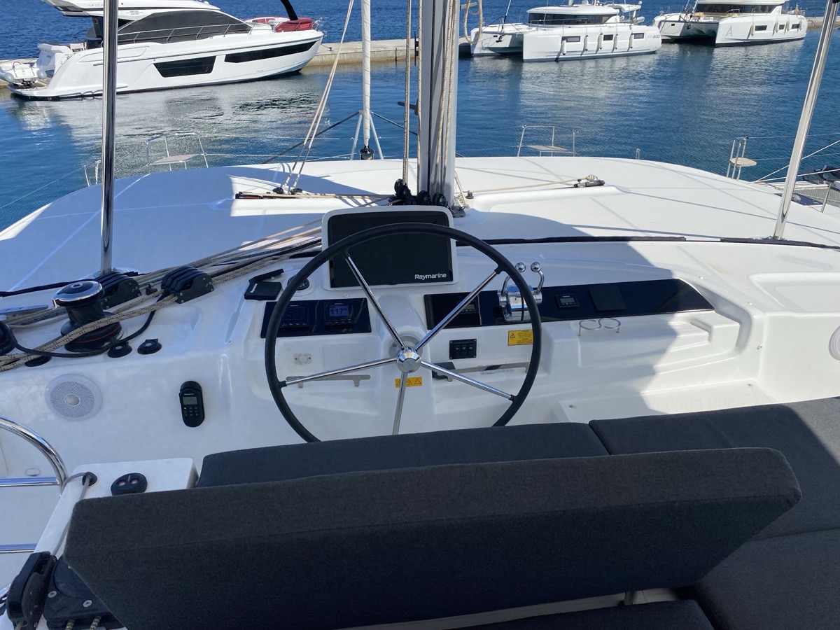 Lagoon 46 — photo 22