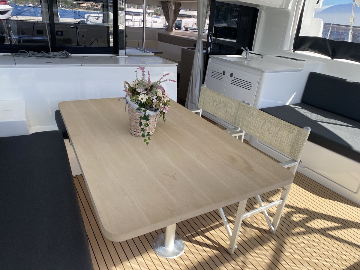 Lagoon 46 — photo 21