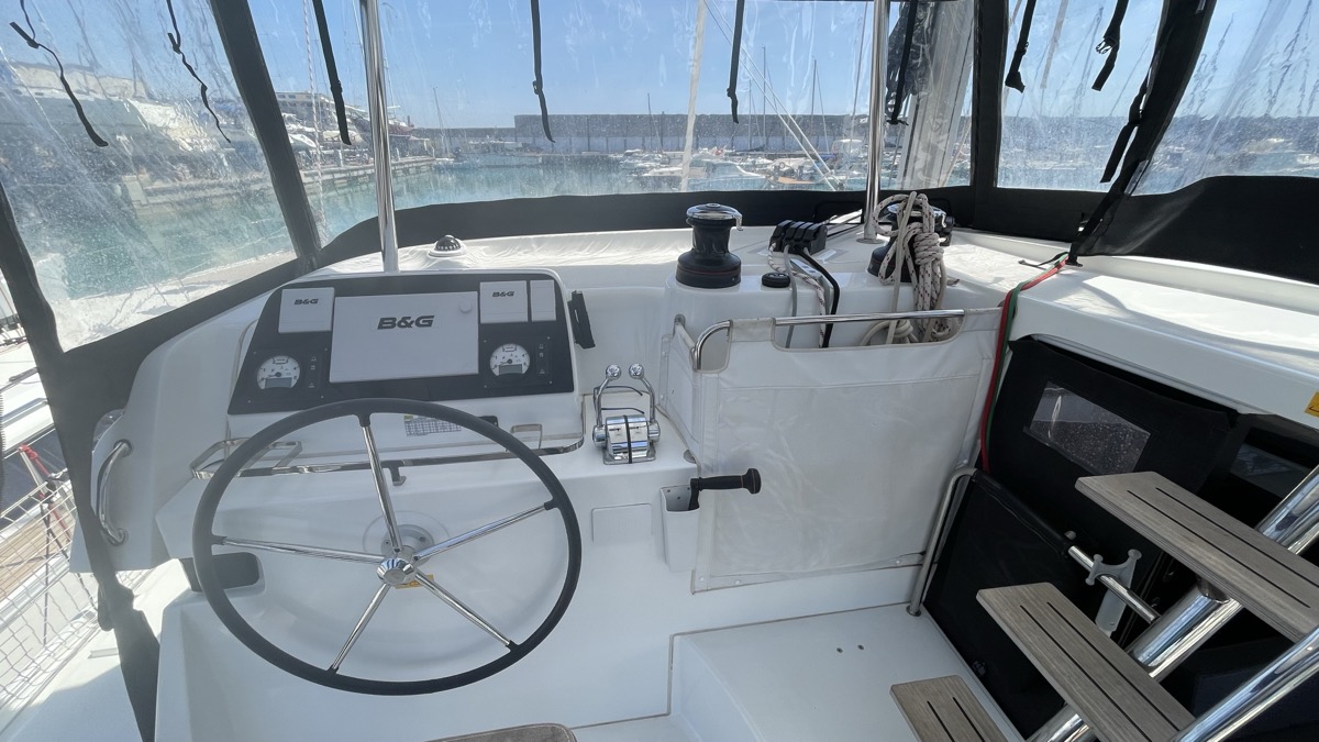 Lagoon 42 — photo 20