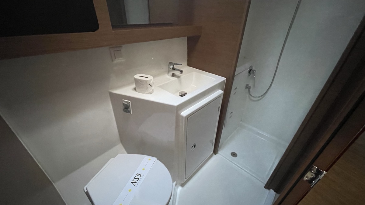 Lagoon 42 — photo 15