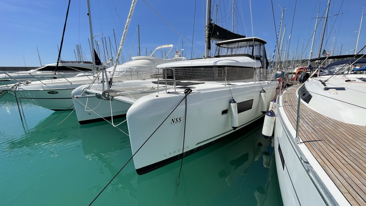 Lagoon 42 — photo 7