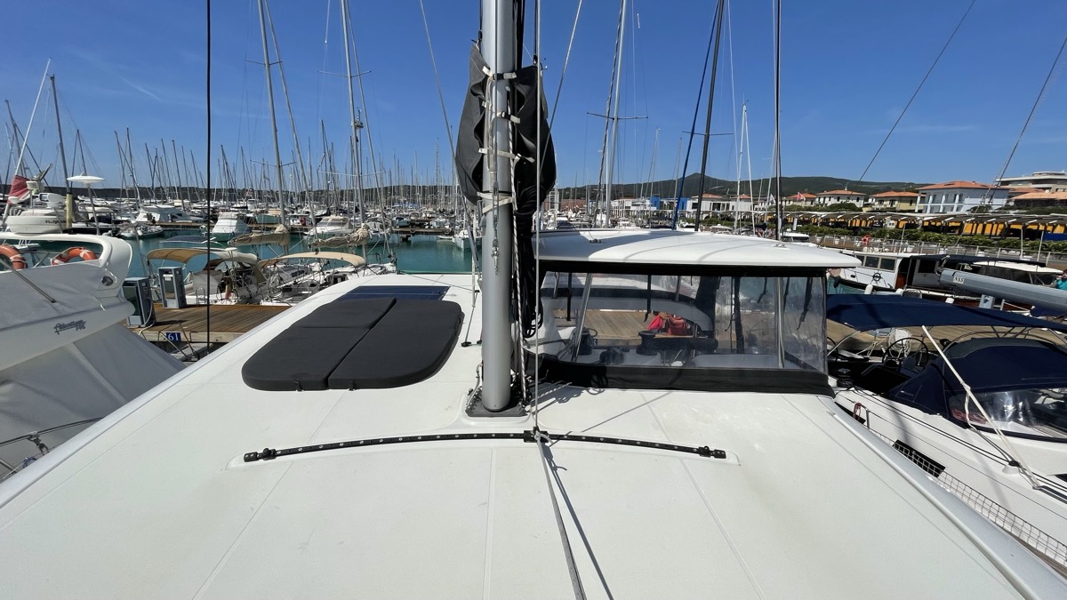 Lagoon 42 — photo 16