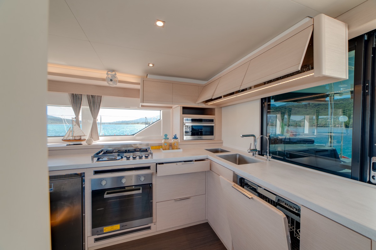 Lagoon 55 — photo 28