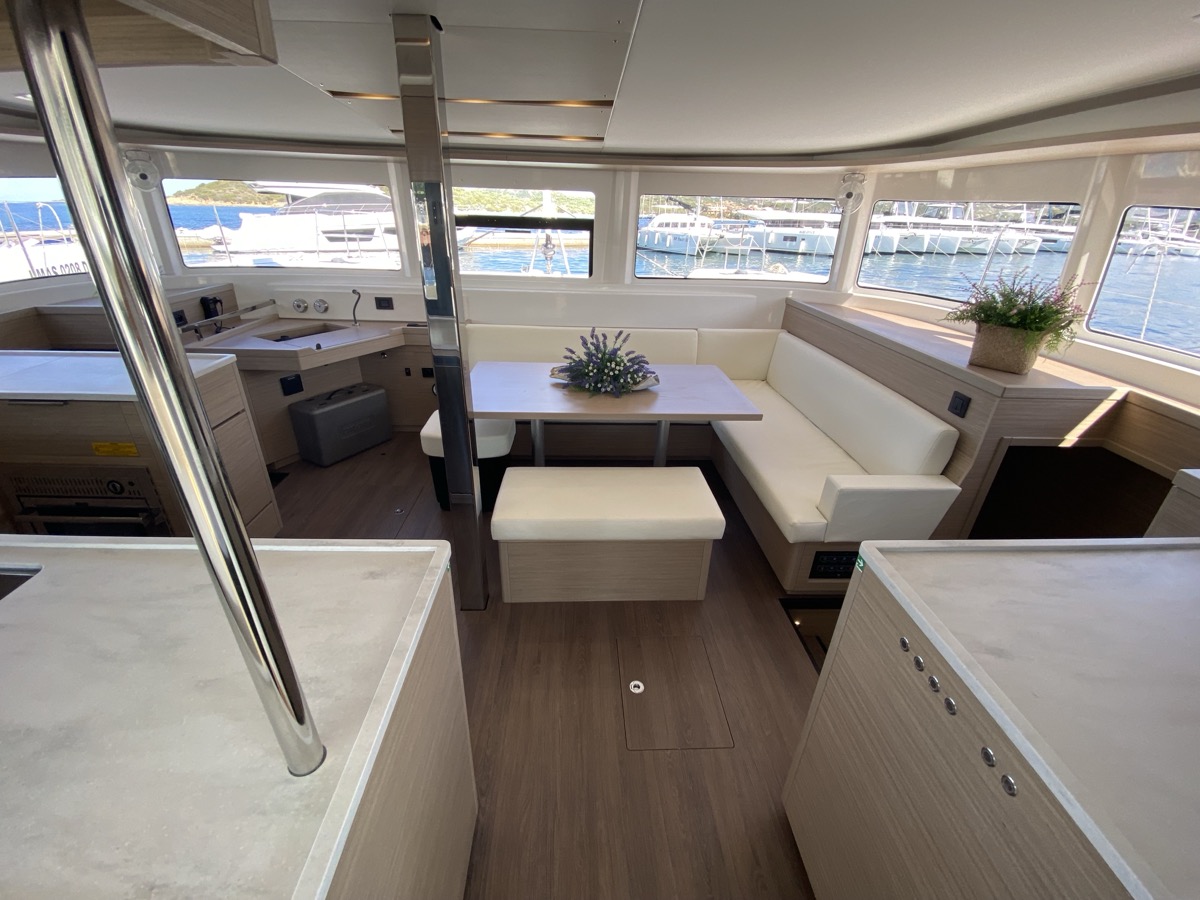 Lagoon 46 — photo 12