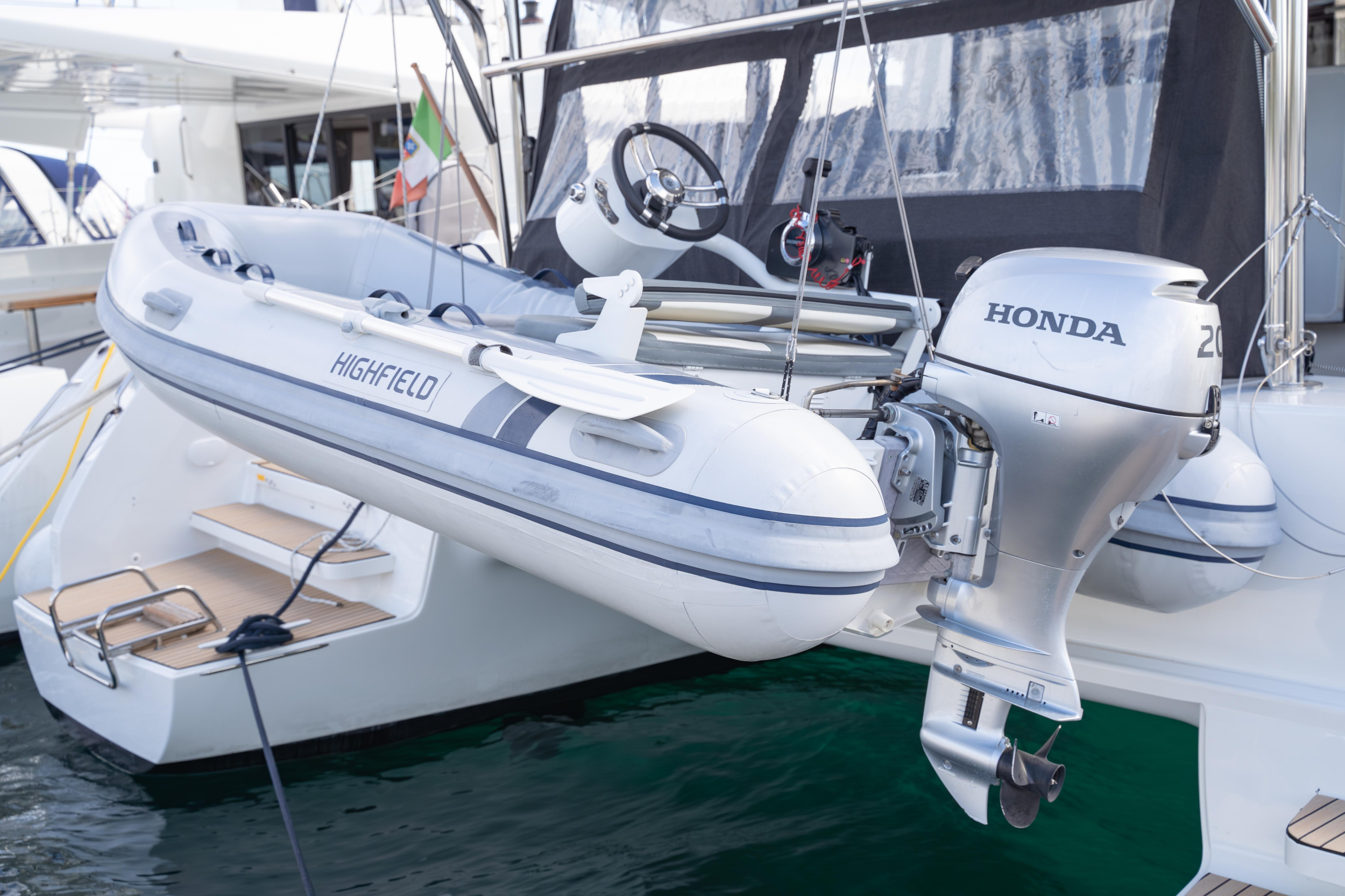 Lagoon 46 — photo 24