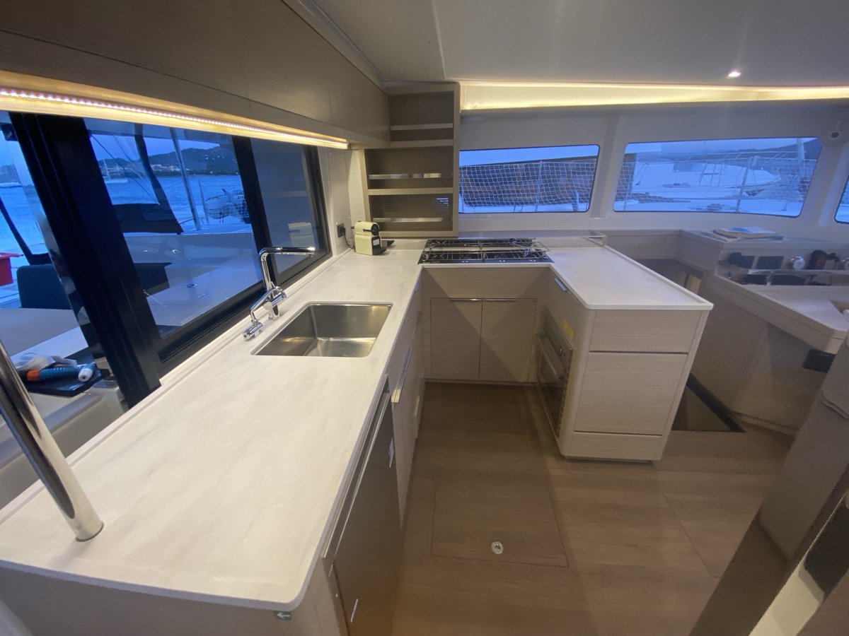 Lagoon 46 — photo 12