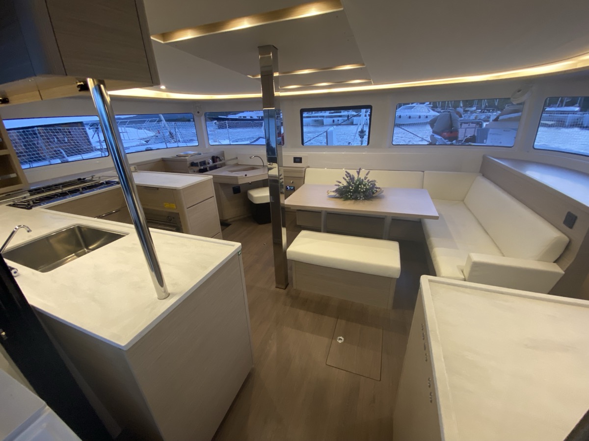 Lagoon 46 — photo 24