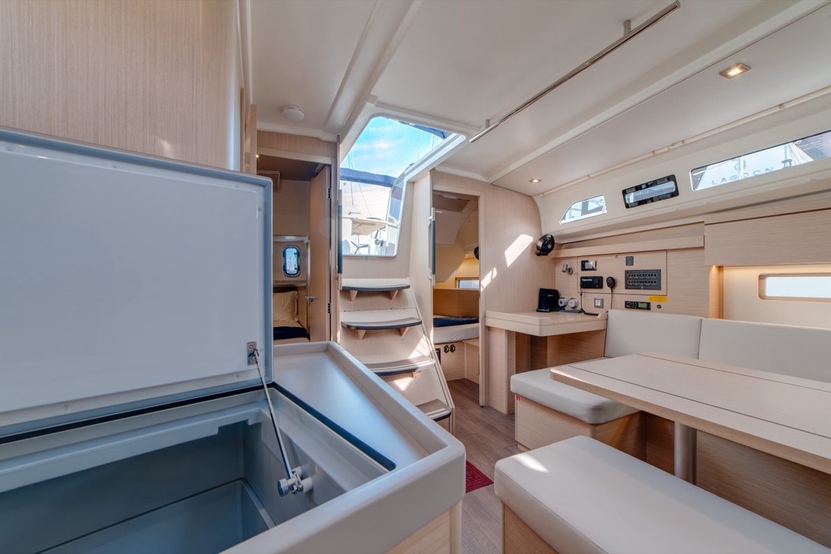 Oceanis 40.1 (3cab) — photo 13