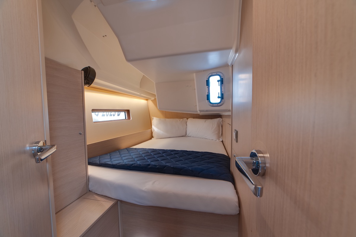 Oceanis 40.1 (3cab) — photo 38