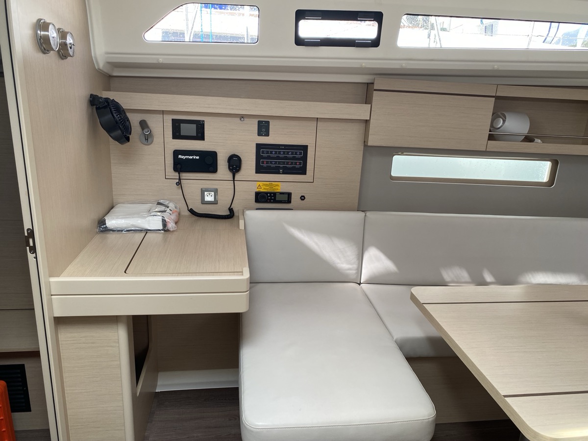 Oceanis 40.1 (3cab) — photo 22