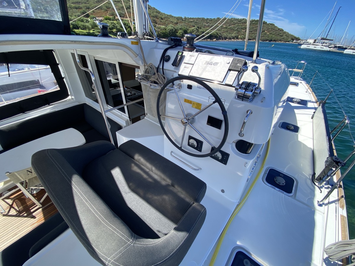 Lagoon 40 — photo 7