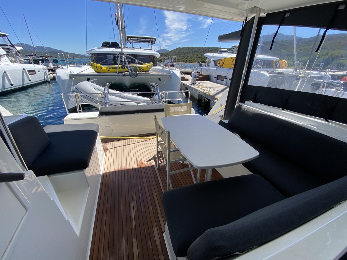 Lagoon 40 — photo 19