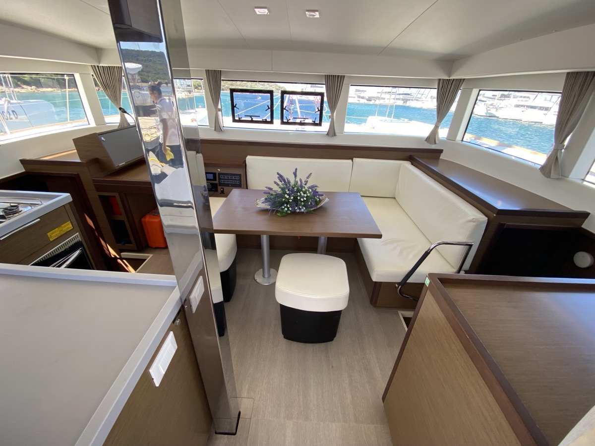 Lagoon 40 — photo 16