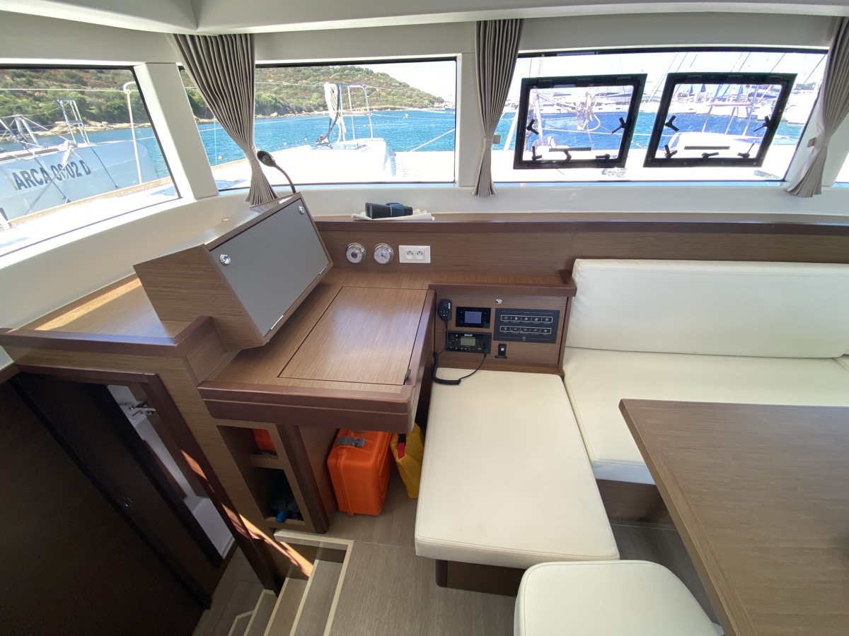 Lagoon 40 — photo 14