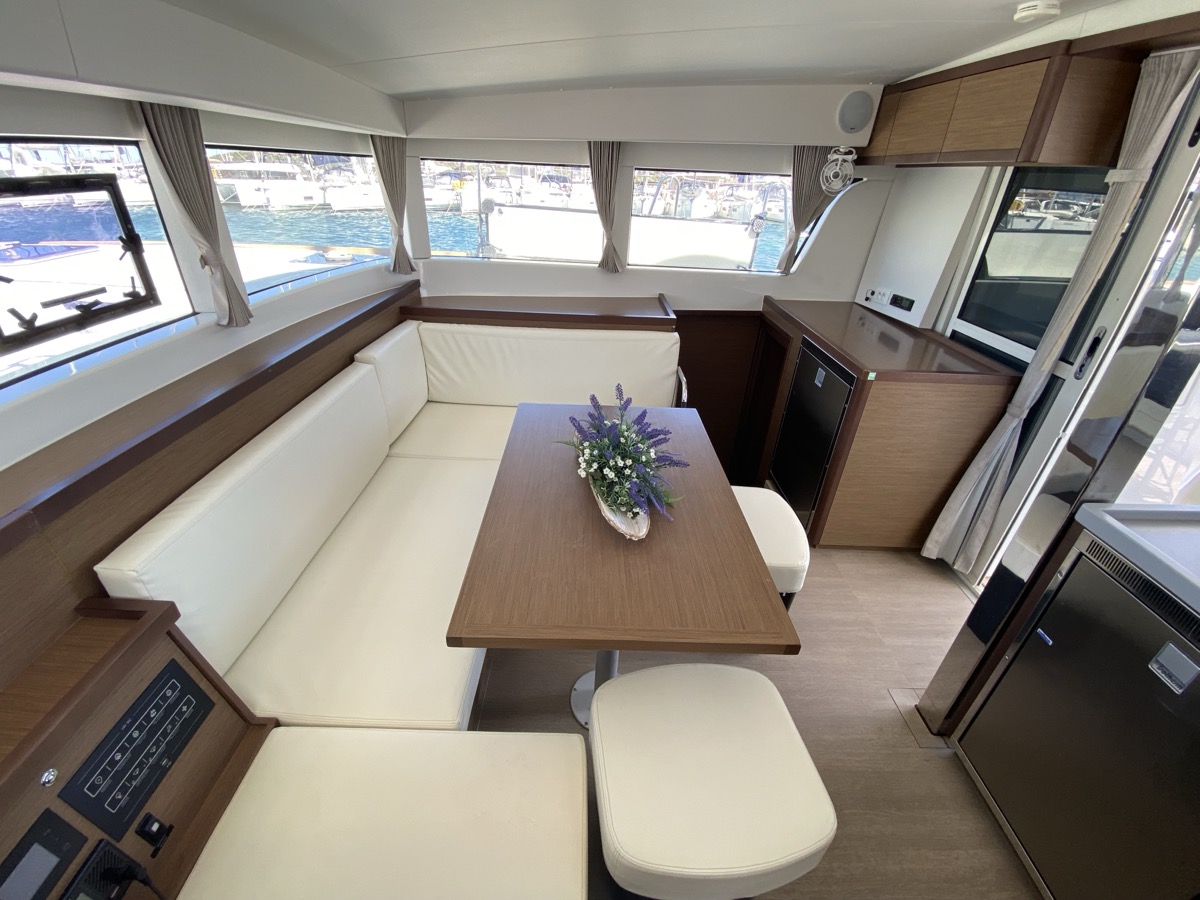 Lagoon 40 — photo 5