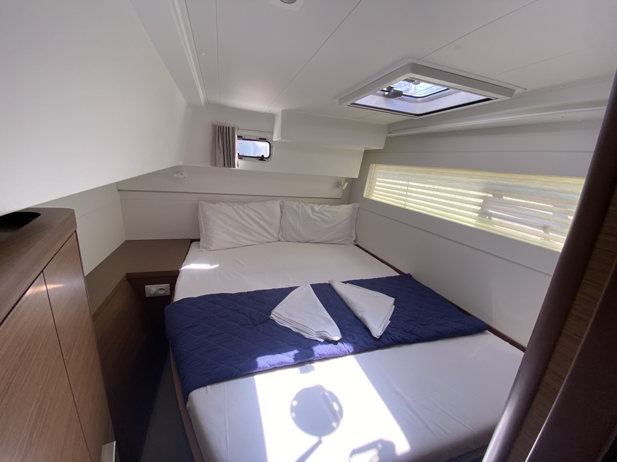 Lagoon 40 — photo 30