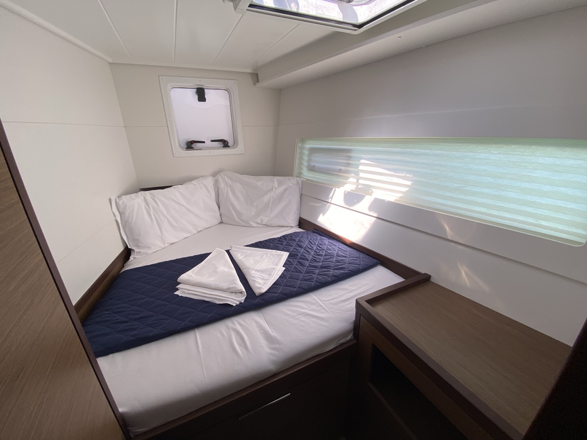 Lagoon 40 — photo 17