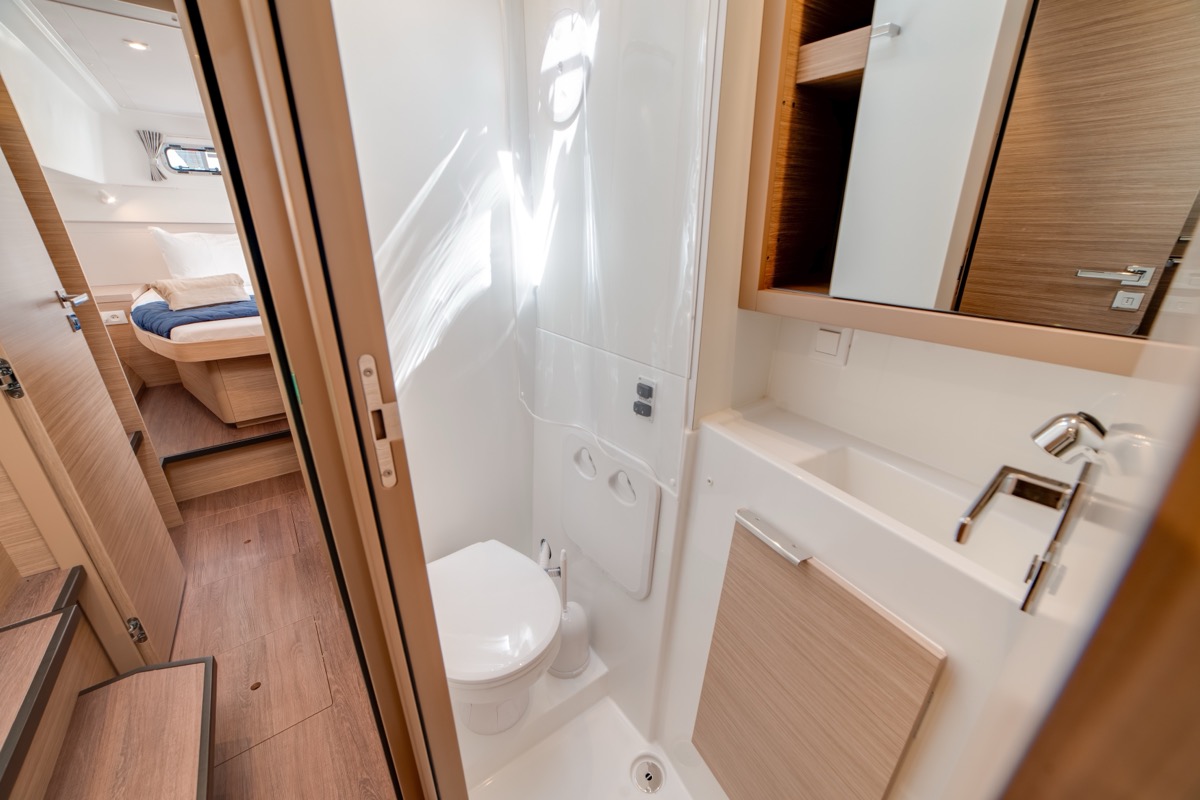 Lagoon 40 — photo 21
