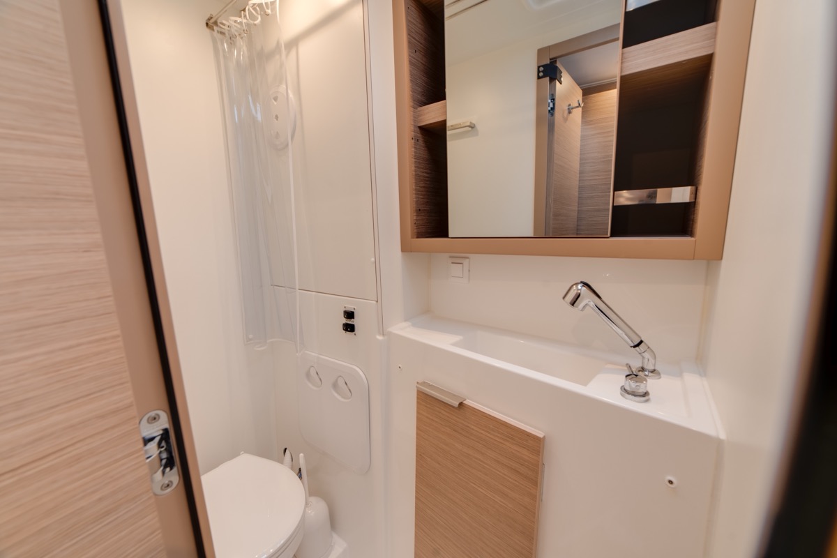 Lagoon 40 — photo 15