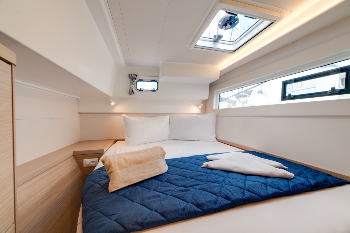Lagoon 40 — photo 11