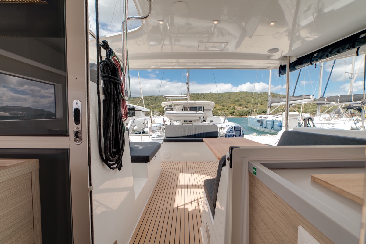 Lagoon 40 — photo 23